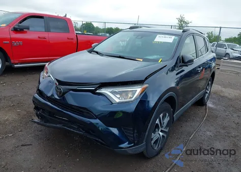2017 Toyota Rav4 Le z USA, uszkodzony, nr VIN JTMZFREV0HJ119672